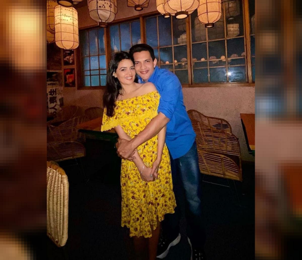 Aditya Narayan Shweta Agarwal S Roka Ceremony Pic Goes Viral