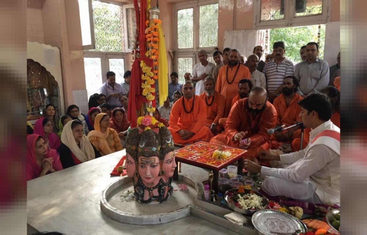 कश्मीर से ग्राउंड रिपोर्ट: जो कश्मीरी पंडित घाटी छोड़कर नहीं गए वो आज किस हाल में हैं?