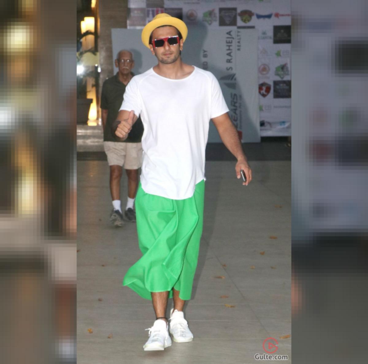 Ranveer Singh Takes The Fashion Game To A Crazy Level Gulte Latest Andhra Pradesh Telangana Political And Movie News Movie Reviews Analysis Photos ranveer singh takes the fashion game to