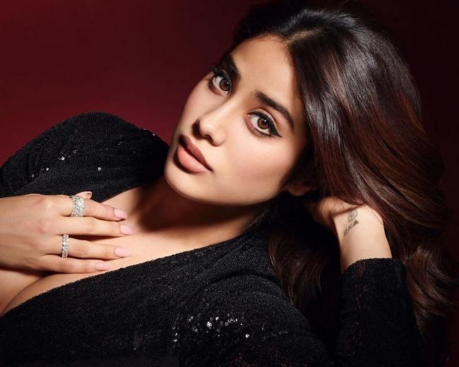 Janhvi Kapoor Mesmerises In Shiny Black Dress