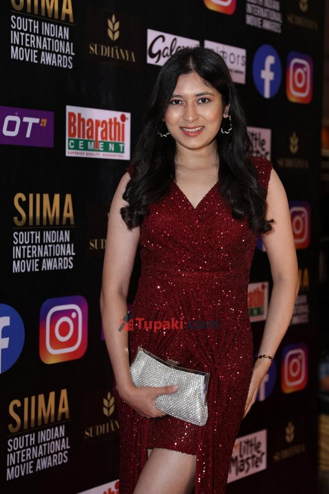 Shubra Aiyappa and Shweta Shinde at SIIMA Awards 2021 Awards Red Carpet
