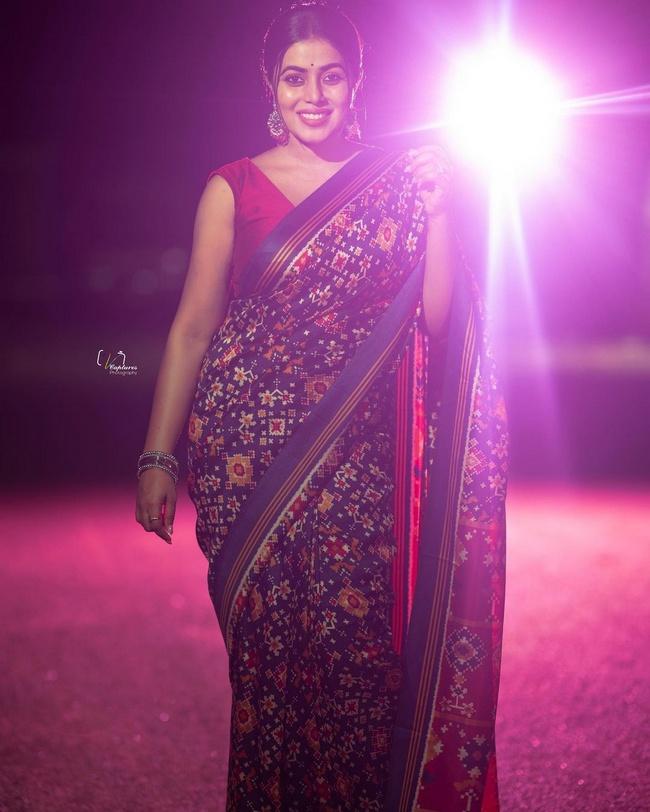 Actress Poorna New Latest Photo Shoot in Saree | Tupaki English