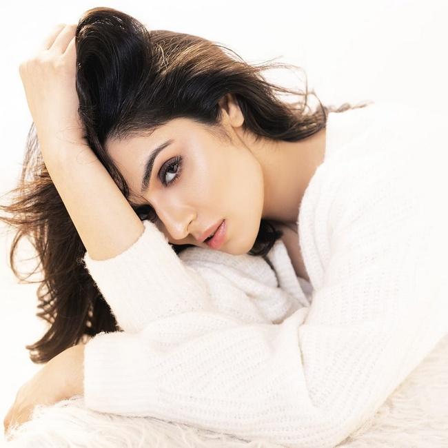 Glamorous Pics of Actress Sidhika Sharma