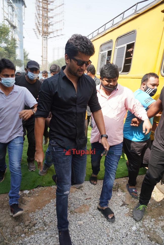 Nani Arrived for Photoshoot with Fans in Hyderabad