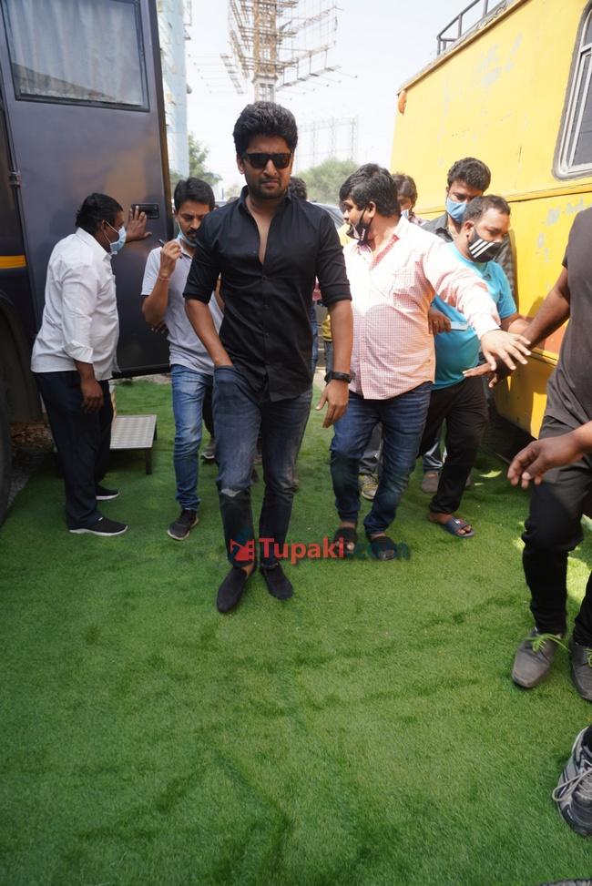 Nani Arrived for Photoshoot with Fans in Hyderabad