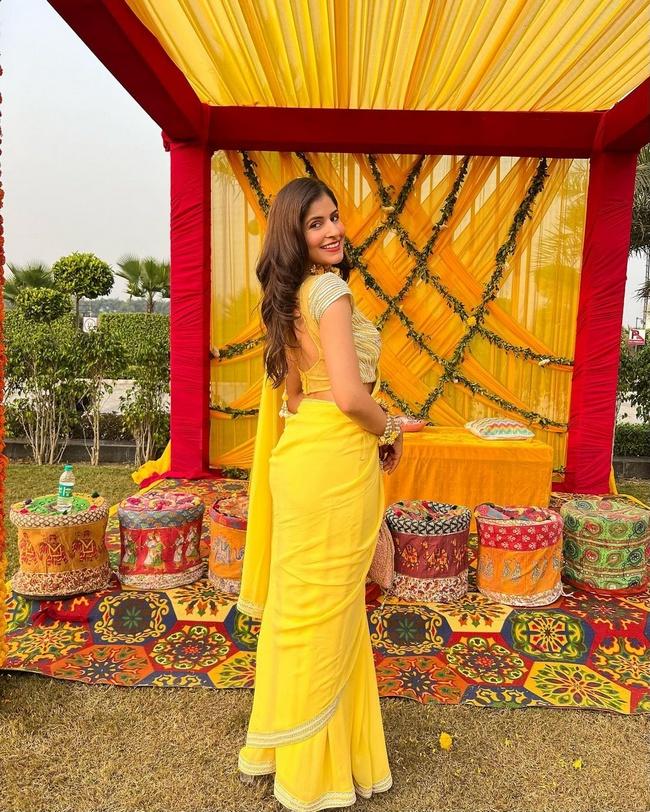Sakshi Malik Beautiful Stills in Yellow Saree