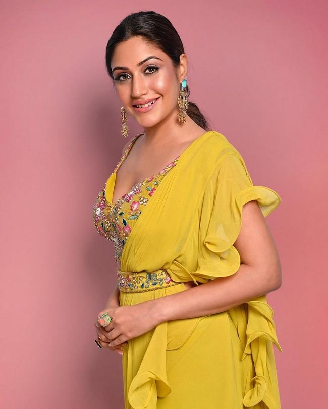 Surbhi Chandna Amzing Looks in Yellow Dress