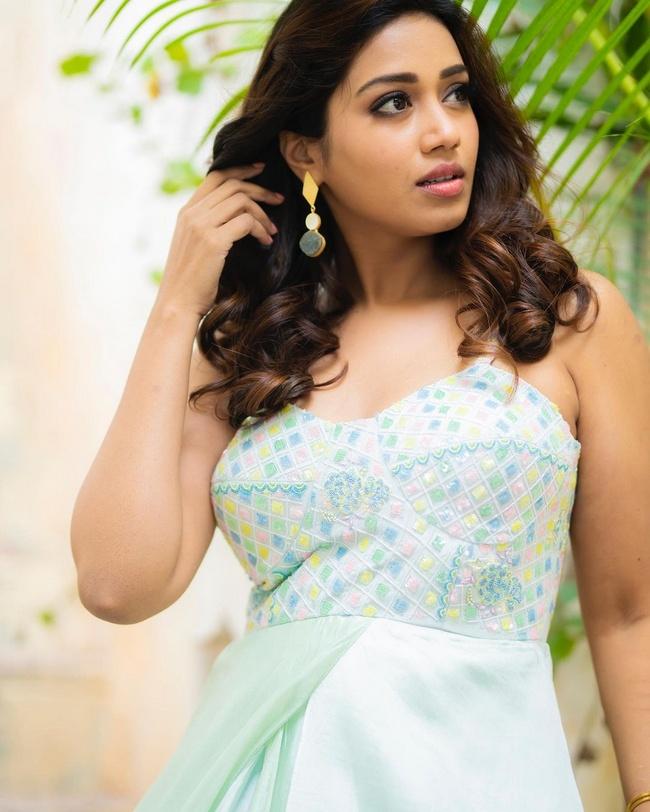 Actress Nivetha Pethuraj Latest Photo Shoot