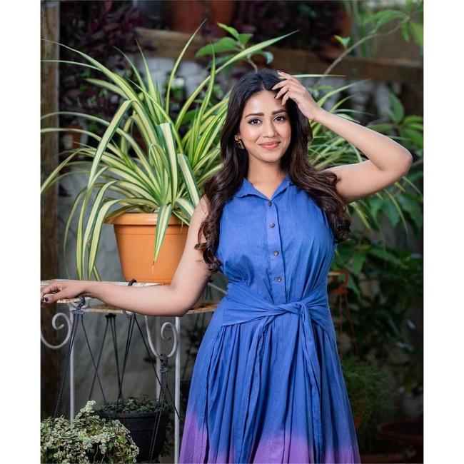 Actress Nivetha Pethuraj Latest Photo Shoot