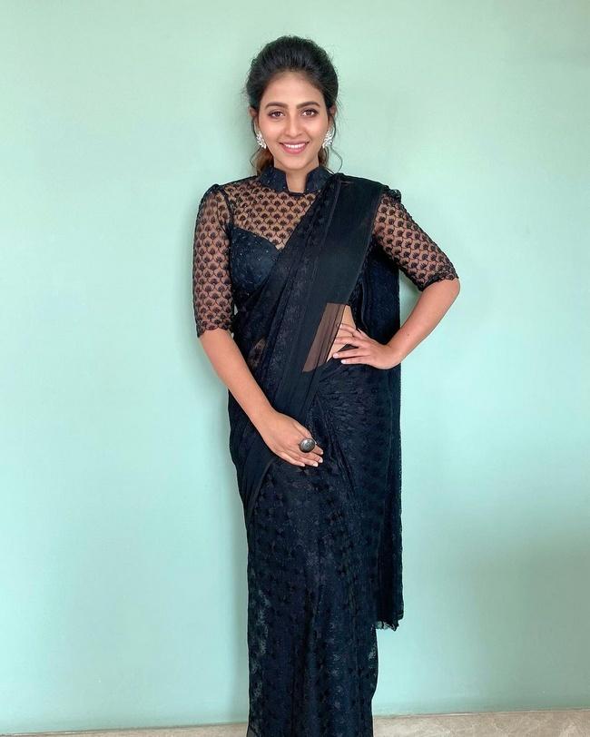 Anjali Looking Beautiful in Black Saree