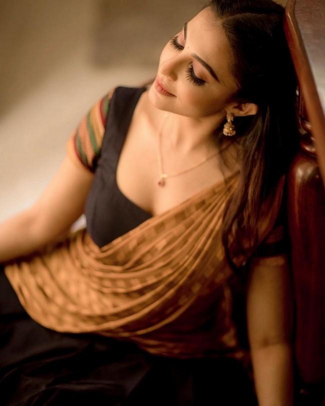Parvati Nair  Allurin Poses in Shiny Dress