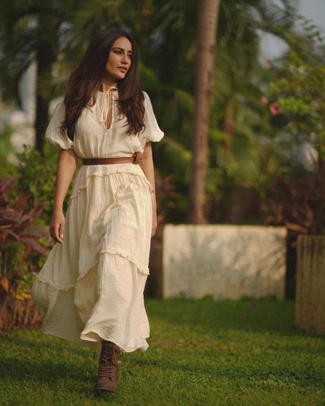 Surbhi Jyoti Beautiful Pictures in White Dress