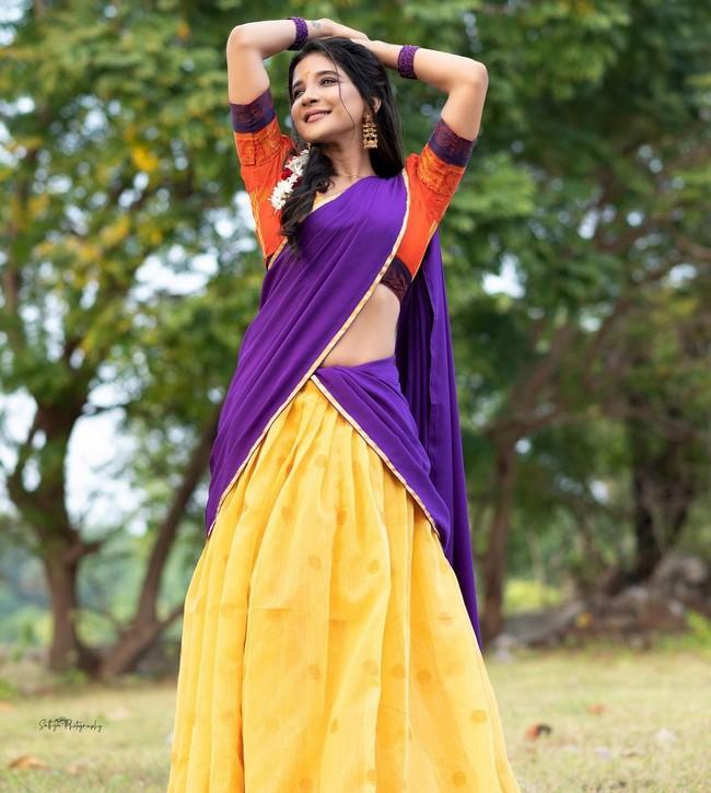 Actress Sakshi Agarwal Stunning Clicks In a Half Saree