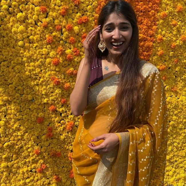 Priya Vadlamani Cute Looks in yellow Saree