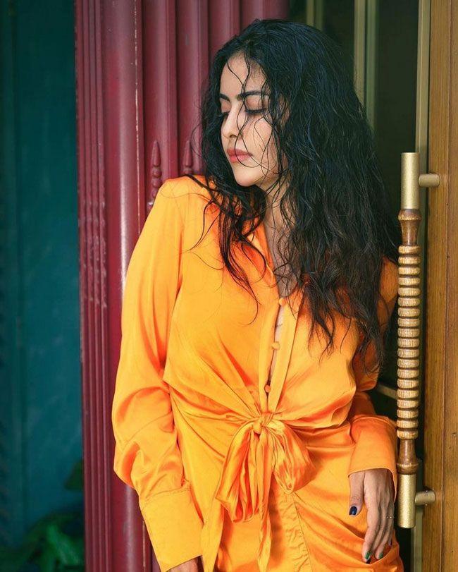 Staggering Poses Of Avika Gor In Yellow