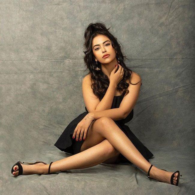Staggering Poses Of Avika Gor In Red