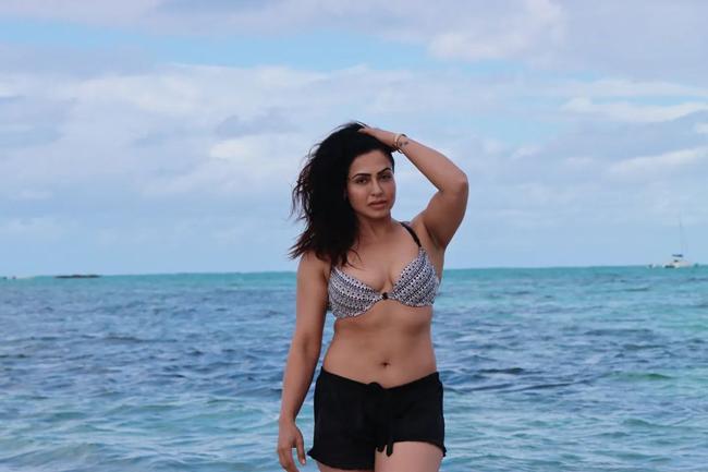 Nandini Rai Mesmerising Clicks In Beach
