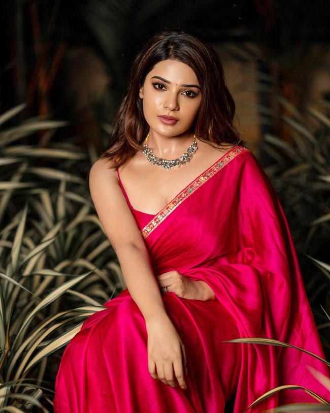 Aathmika Scorching Poses In A Saree