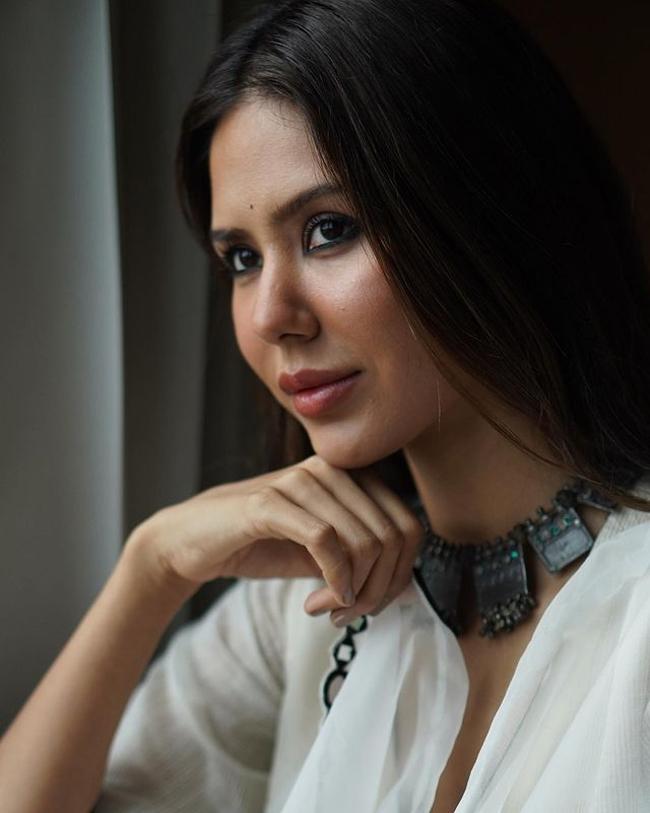 Sonam Bajwa Mesmerises With Alluring Poses
