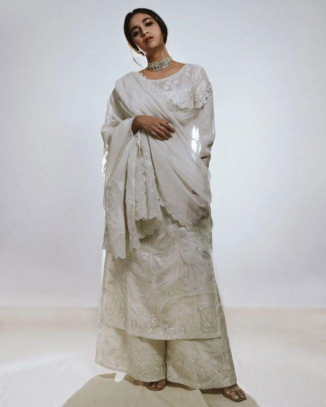 Keerthy Suresh Angelic Look In Regal Outfit