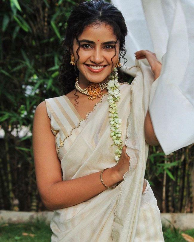 Anupama Parameswaran Looking Delightful In Dazzling White Saree