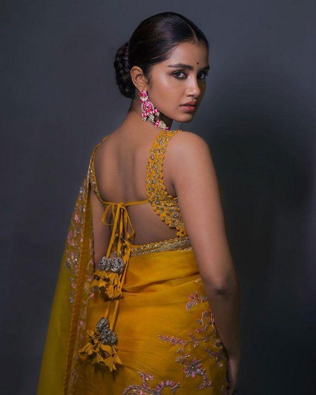 Anupama Prameswaran Looks Beautiful In Yellow Saree