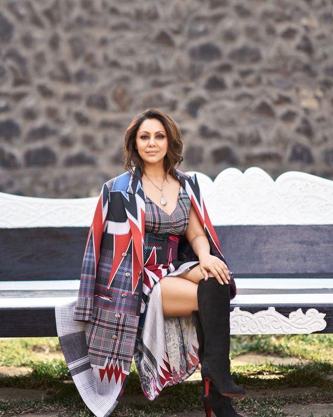 Gauri Khan Looking Too Stylish In Suit