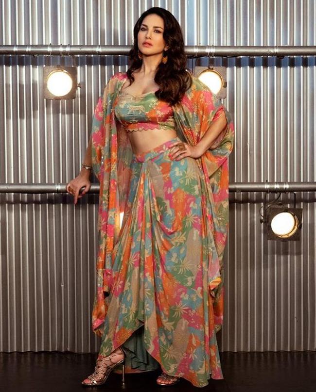 Sunny Leone Looking Gorgeous