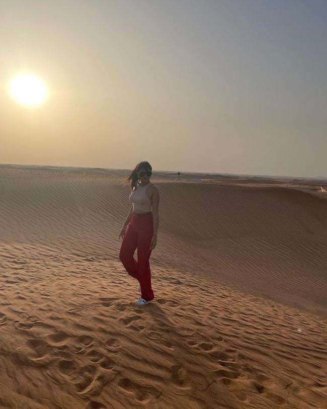 Eesha Rebba Scorching Looks In Dubai