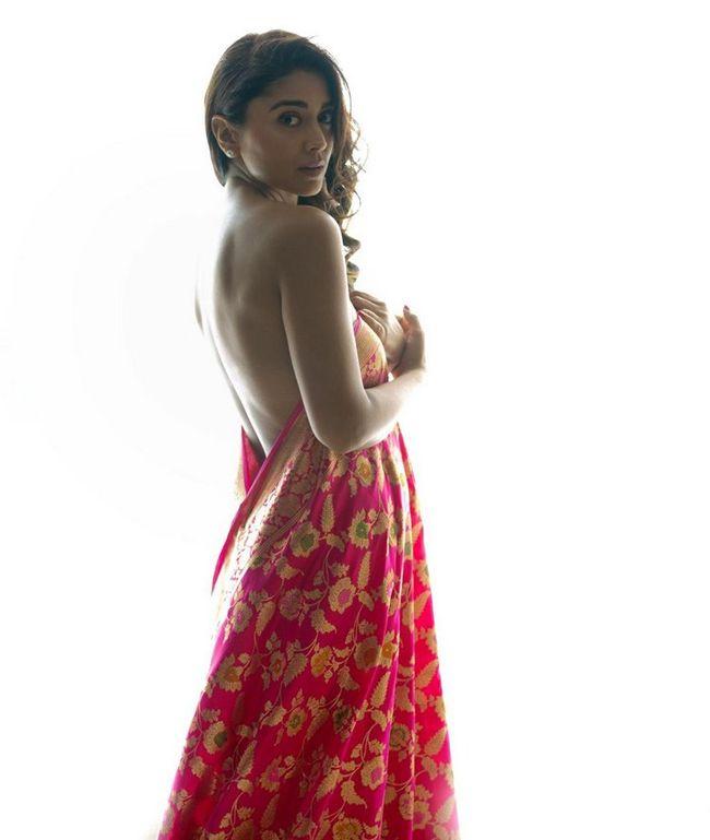 Stunning Shriya Sharan Flaunts Her Bareback