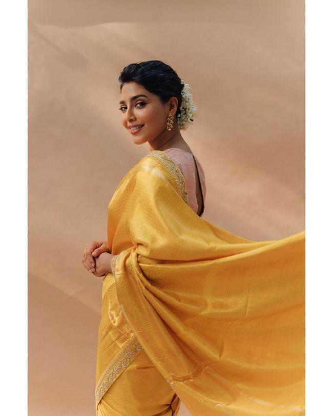 Ravishing Looks Of Aishwarya Lekshmi