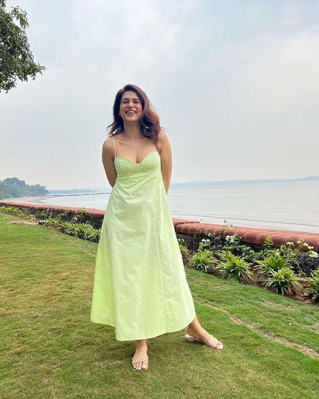Titillating Poses Of Shraddha Das In Designer Outfit