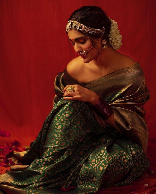 Saniya Iyappan Glamorous Clicks Raises Heat