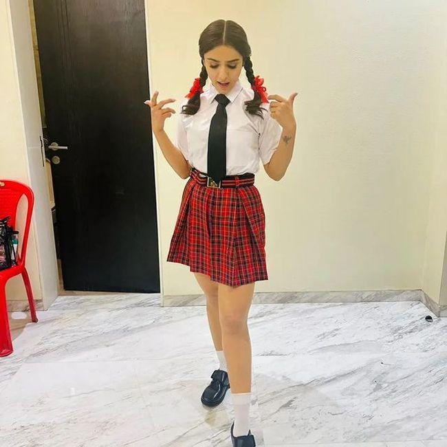 Sidhika Sharma Look Great In School Uniform