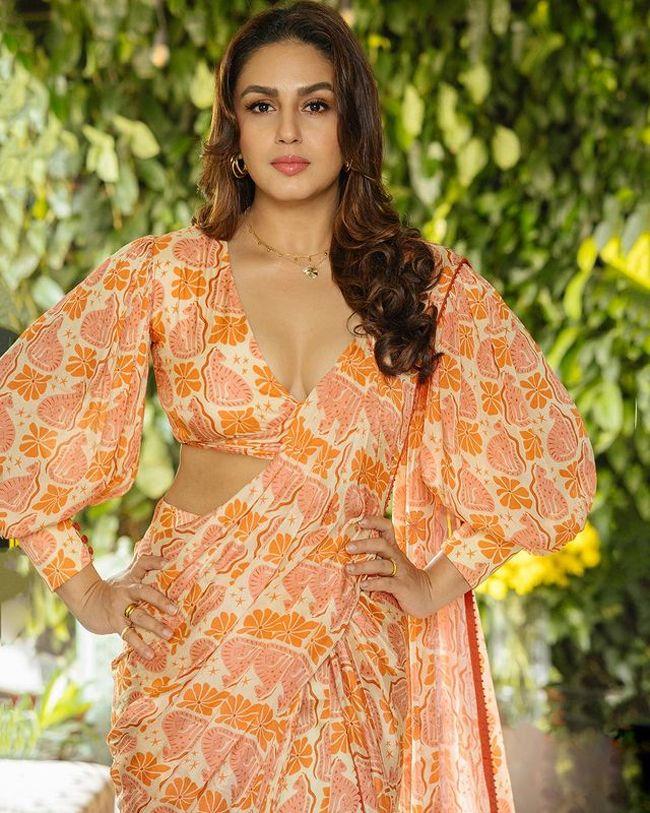 Stunning Looks Of Huma Qureshi In Floral Saree