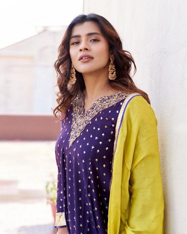 Gorgeous Looks Of Hebah Patel In Chudidhar
