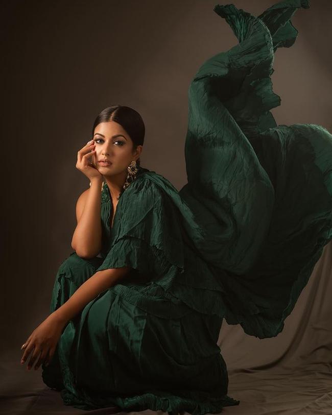 Lovely Looks Of Ishita Dutta In Green