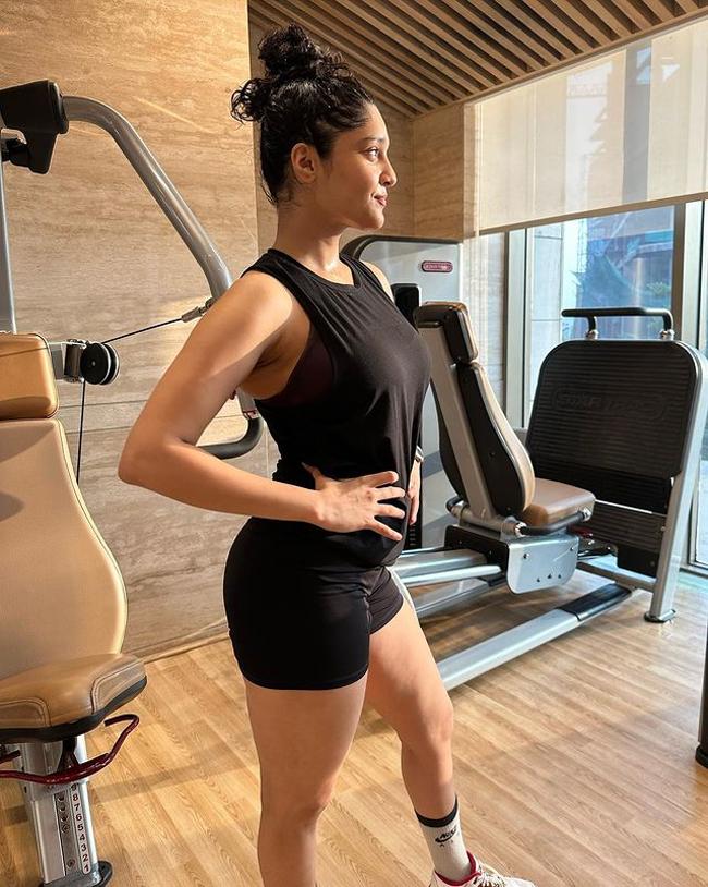 Staggering Poses Of Ritika Singh