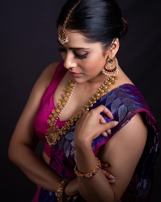 Pics Of Flawless Rashmi Gauthami In Traditional Outfit