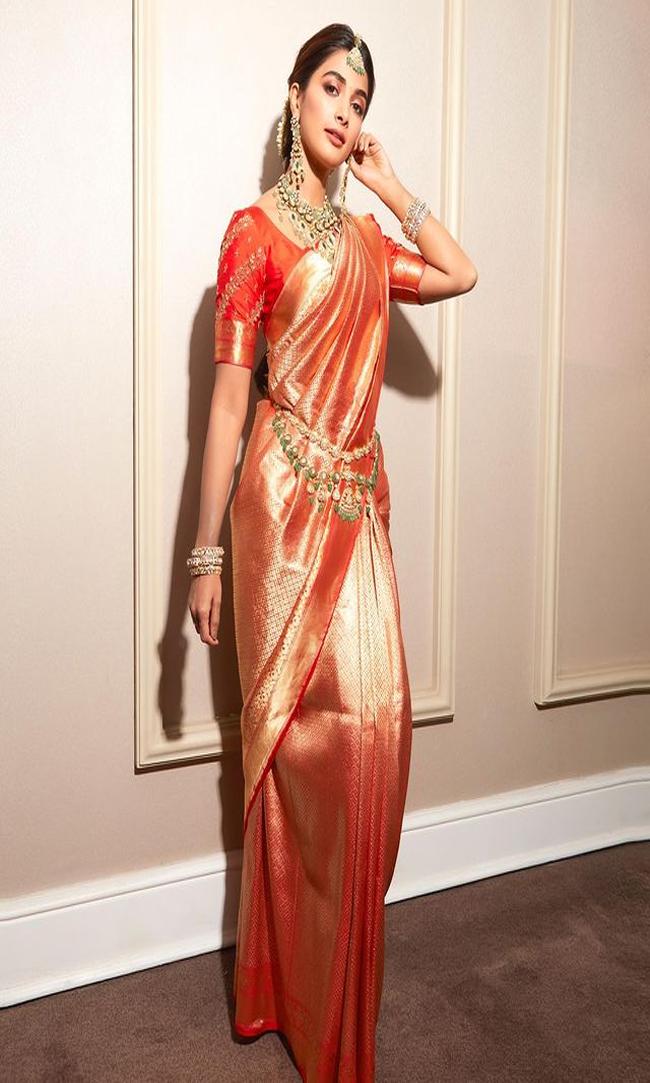 Pooja Hegde Looking Beautiful In Traditional Saree