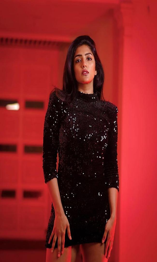 Staggering Look Of Eesha Rebba In Trendy Outfit
