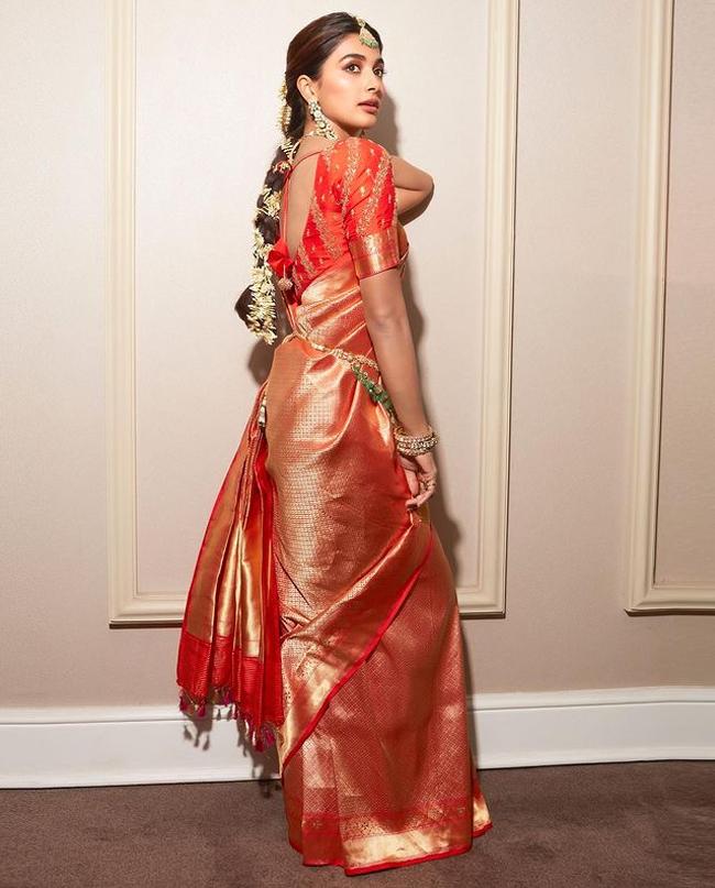 Stunning Looks Of Pooja Hegde