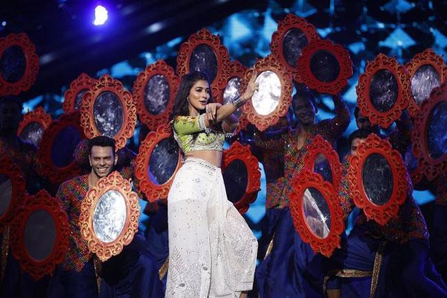 Pooja Hegde Sets The Stage On Fire At ZEE Awards