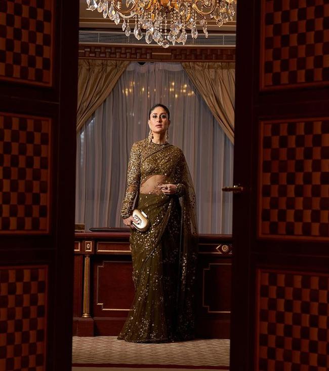 Trendy Looks Of Slim Beauty Kareen Kapoor Khan