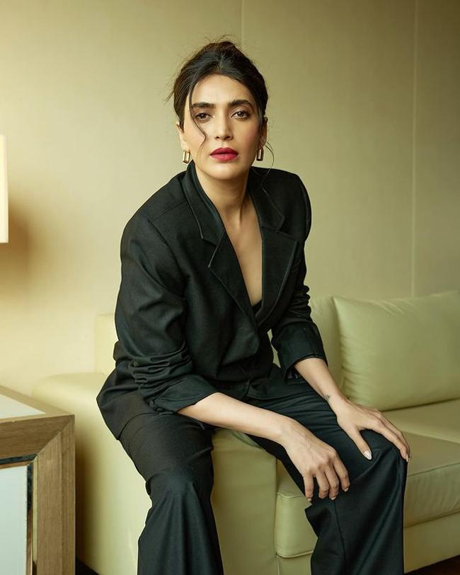 Slick n Suave Looks Of Karishma Tanna In Black Suit