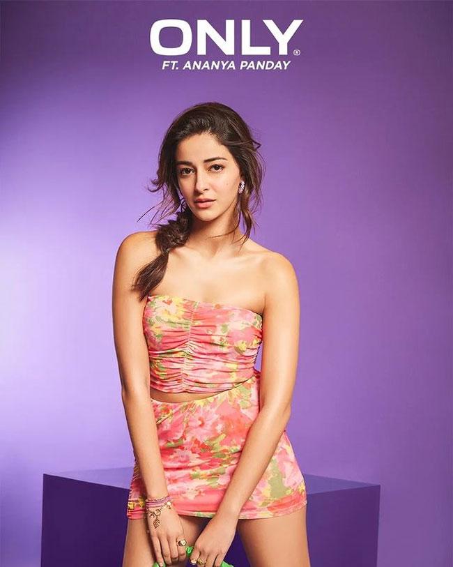 Vibrant n Trendy Clicks Of Ananya Pandey