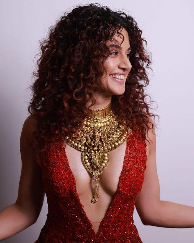 Magnificent Pics Of Taapsee Pannu