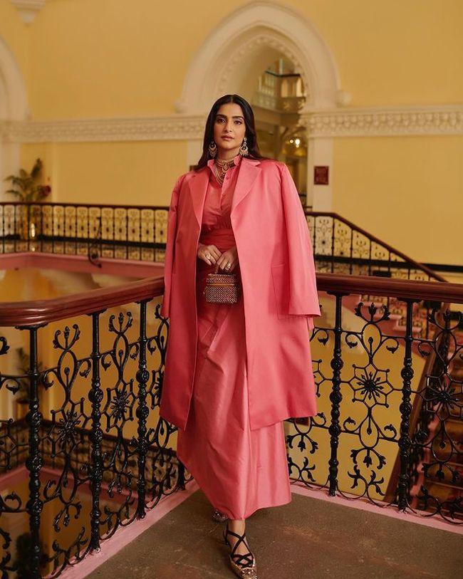 Sonam Kapoor Flaunts Her Fashion Sense