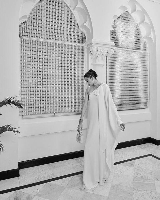 Appealing Looks Of Athiya Shetty In White Dress