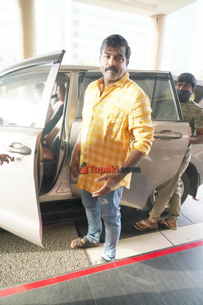 Vijay Sethupathi Papped Post Wrapping First Schedule of Micheal in Hyd